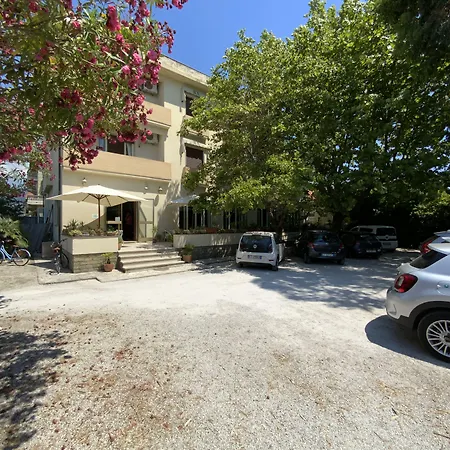 Naviglio מרינה די פיאטרסנטה