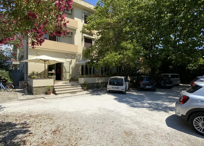 Naviglio מרינה די פיאטרסנטה